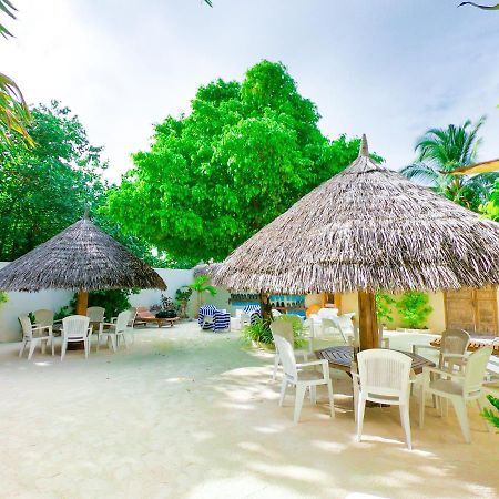 Ras Beach Inn Rasdhoo エクステリア 写真