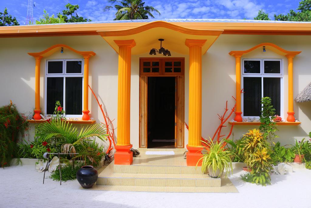 Ras Beach Inn Rasdhoo エクステリア 写真