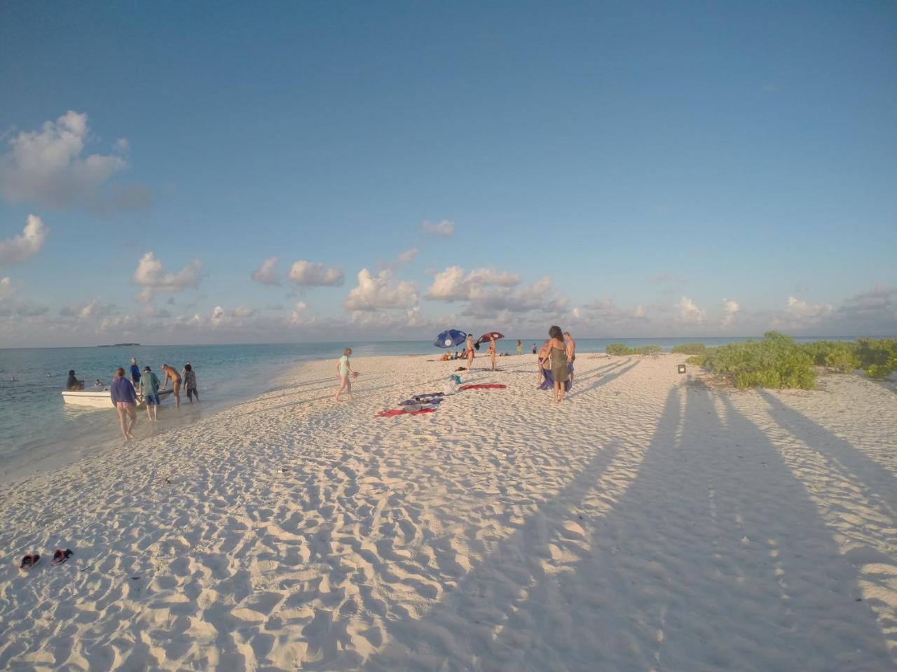 Ras Beach Inn Rasdhoo エクステリア 写真