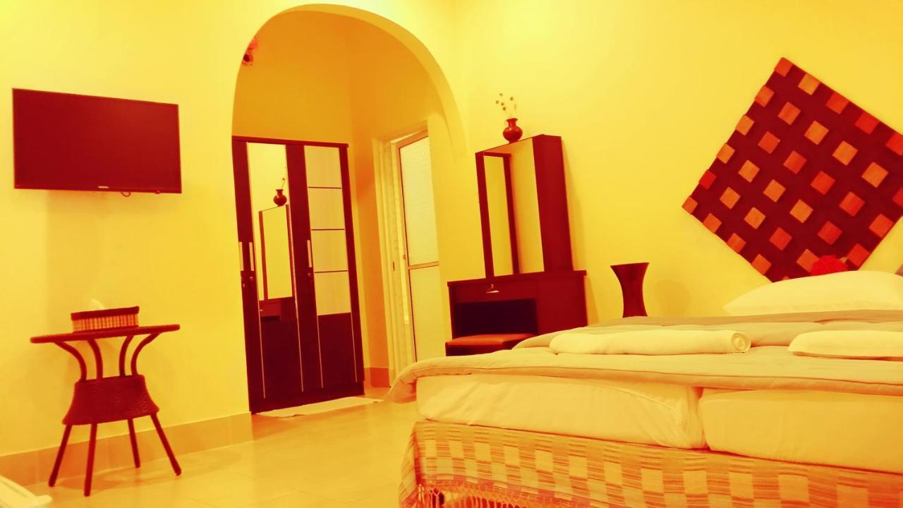 Ras Beach Inn Rasdhoo エクステリア 写真
