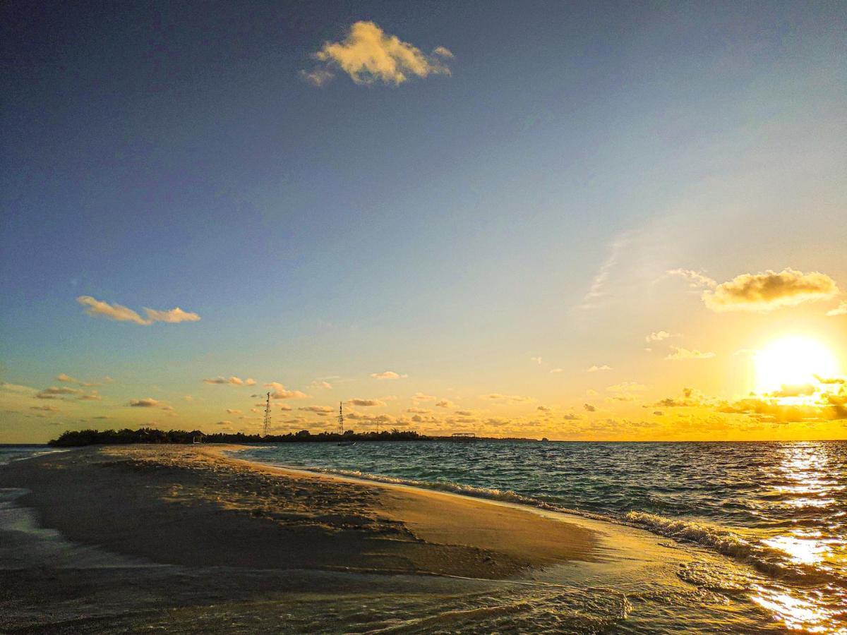 Ras Beach Inn Rasdhoo エクステリア 写真